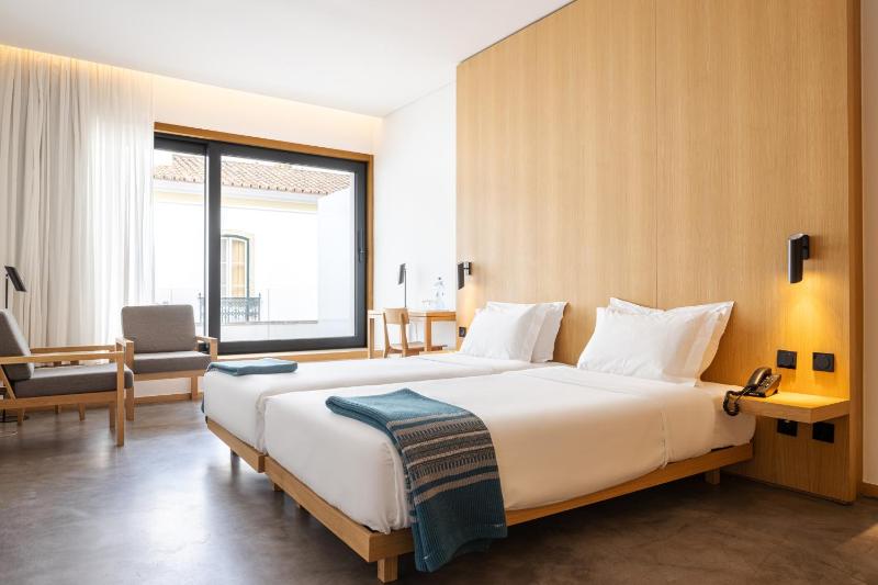 Standard Double or Twin Room image 1