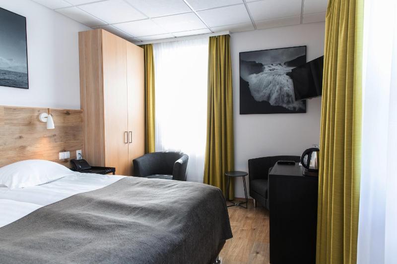 Standard Room image 4
