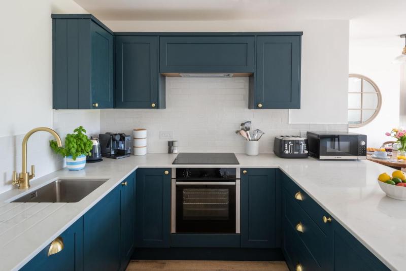 Apartment 11 Silver Cove - image 10