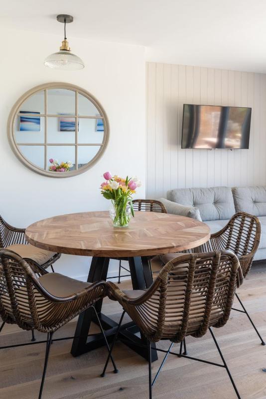 Apartment 6 Castle Cove - image 11