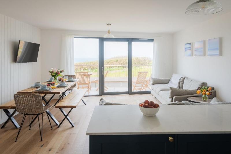 Apartment 9 Searush Cove - image 5