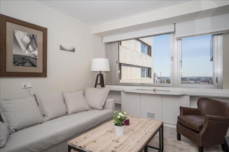 One-Bedroom Apartment image 1