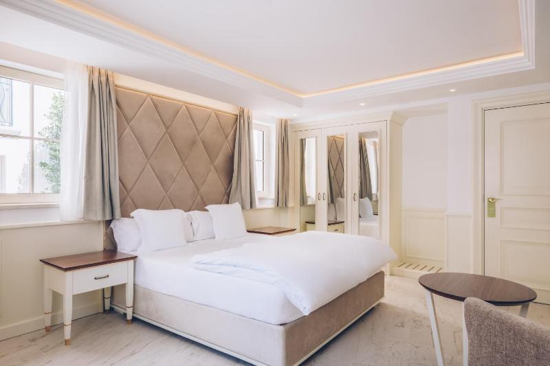 Perast Superior Room image 4