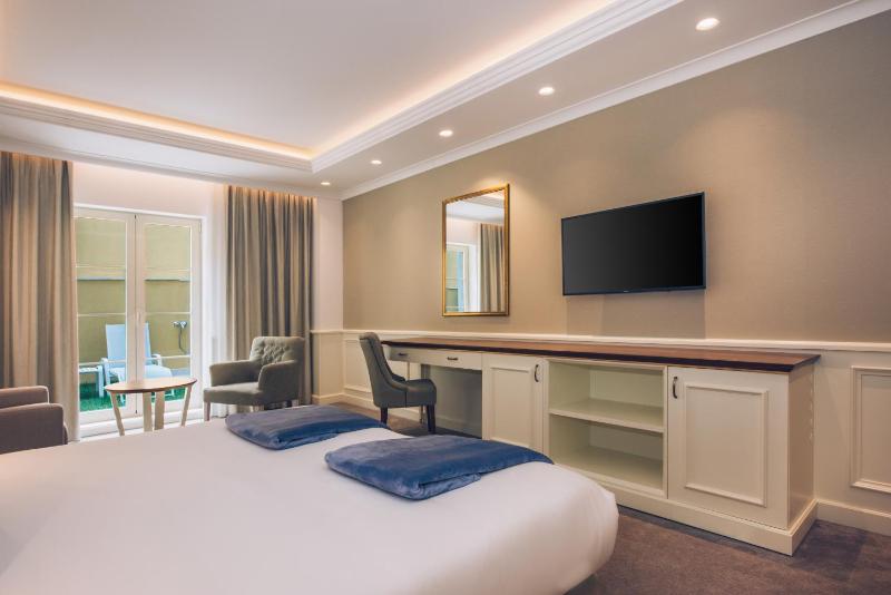 Jadran Deluxe Room with Garden image 3