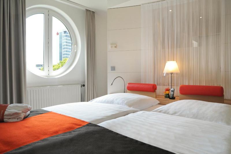 Privilege Queen Suite with Sofa Bed and Balcony image 2