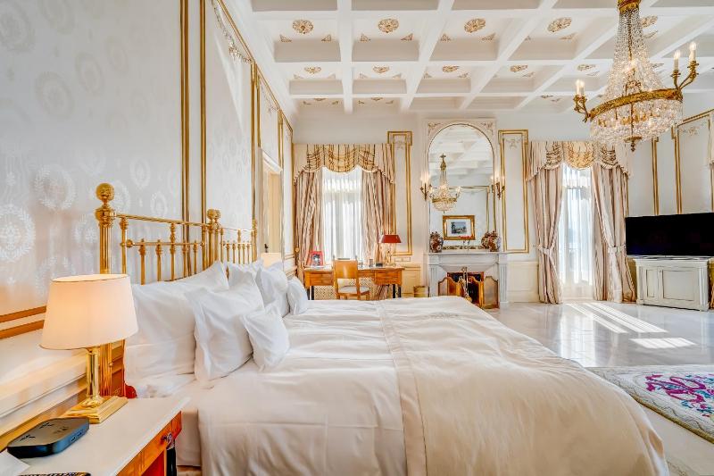 Grand Hotel National Luzern - image 10