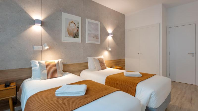 Twin Room image 3