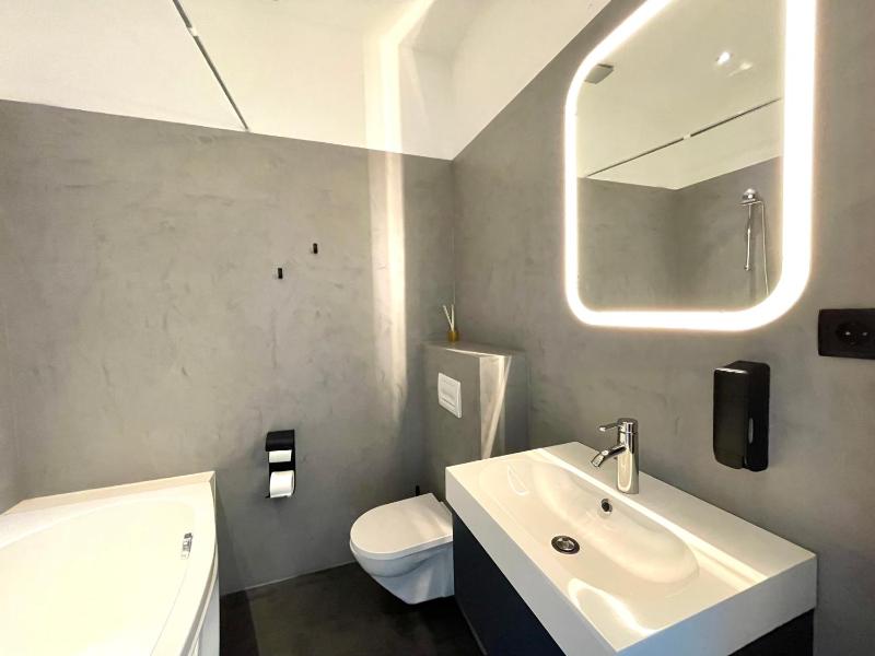 Double Room with City View image 3