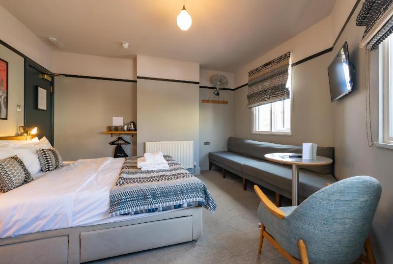Deluxe Double Room image 2