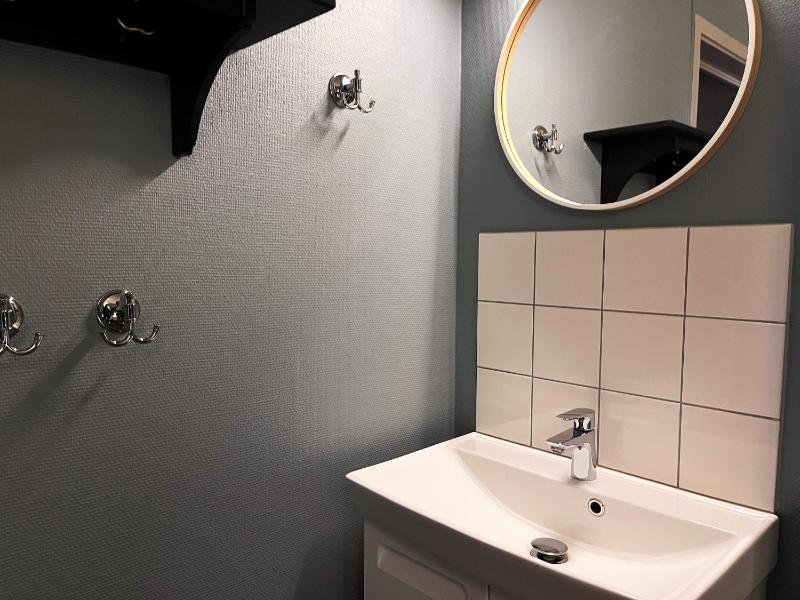 Budget Quadruple Room with Shared Bathroom image 2