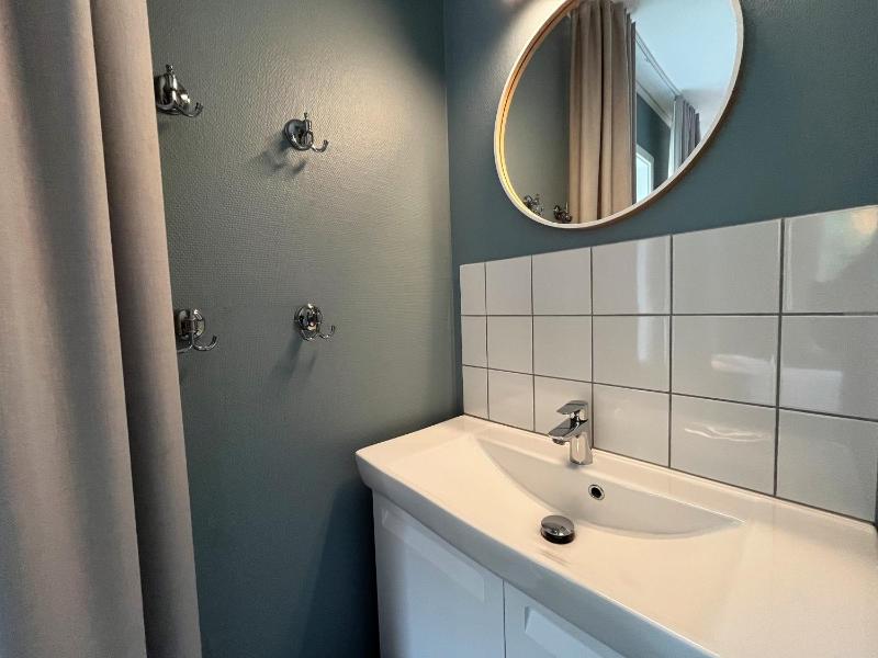 Family Room with Shared Bathroom image 2