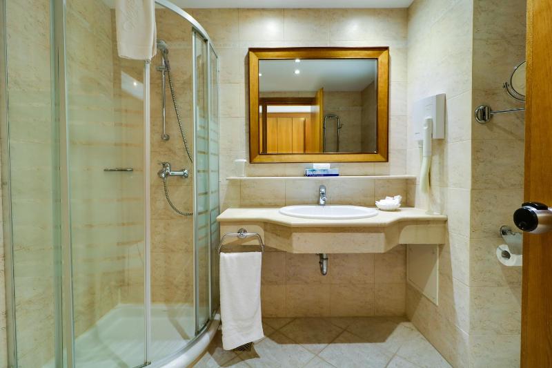 Suite with Sea View image 2