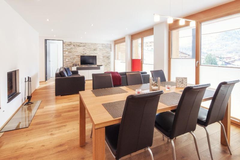 Three-Bedroom Apartment image 2