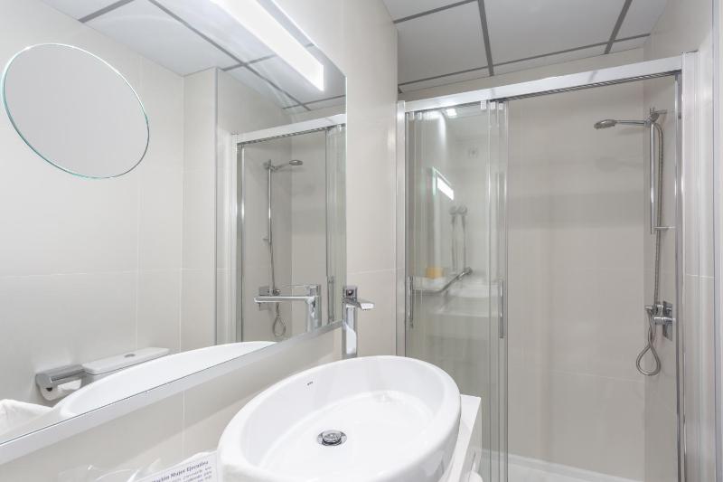 Single Room image 2