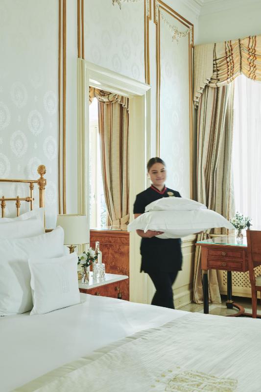 Ritz Suite with Lake View image 4