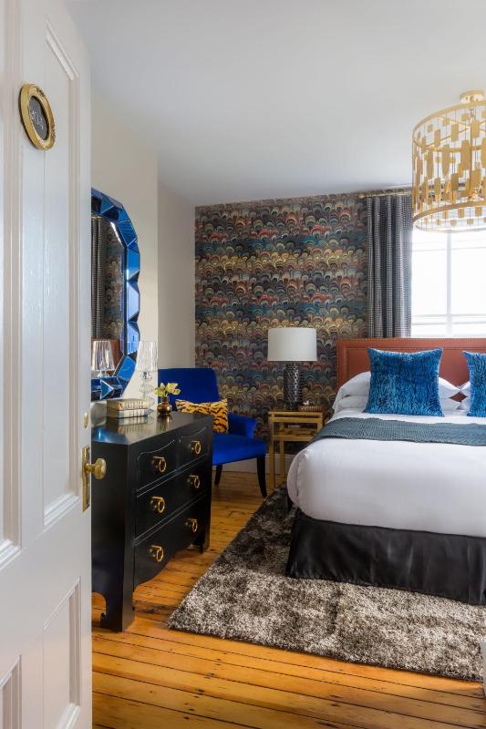 King Room image 2