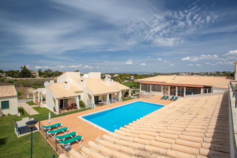 Apartment with Pool View  image 3