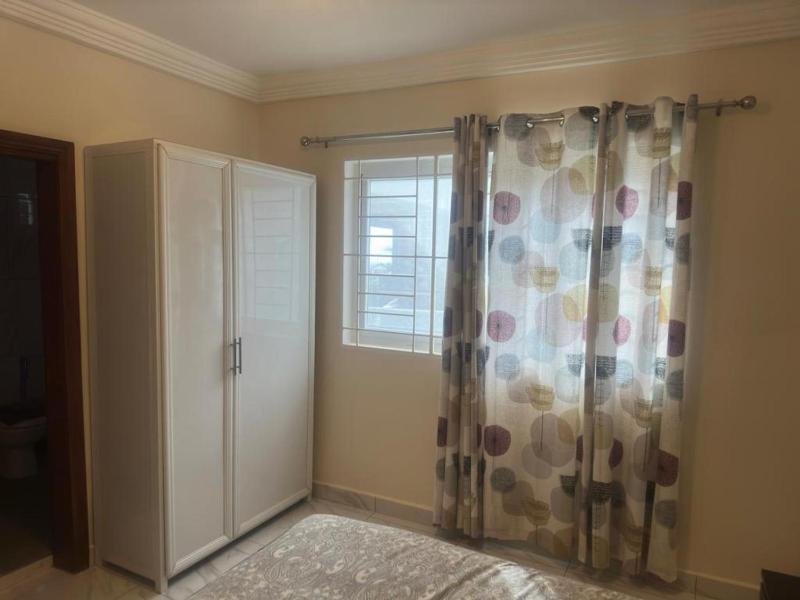 3 Bed Apartment Sleeps 6 - EnSuites Parking Wifi - image 13