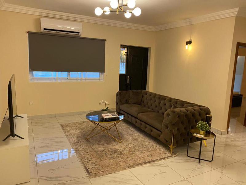 3 Bed Apartment Sleeps 6 - Parking Patio Wifi - image 6