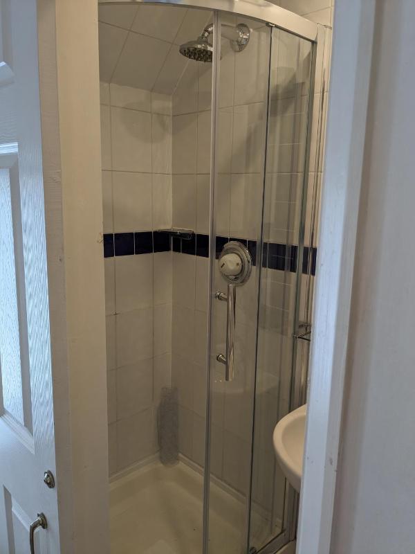 Budget Single Room image 3