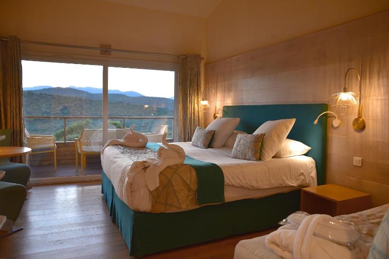 Double Room with Mountain View image 1