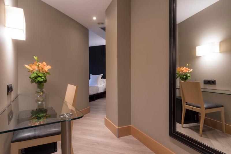 Triple Room image 3