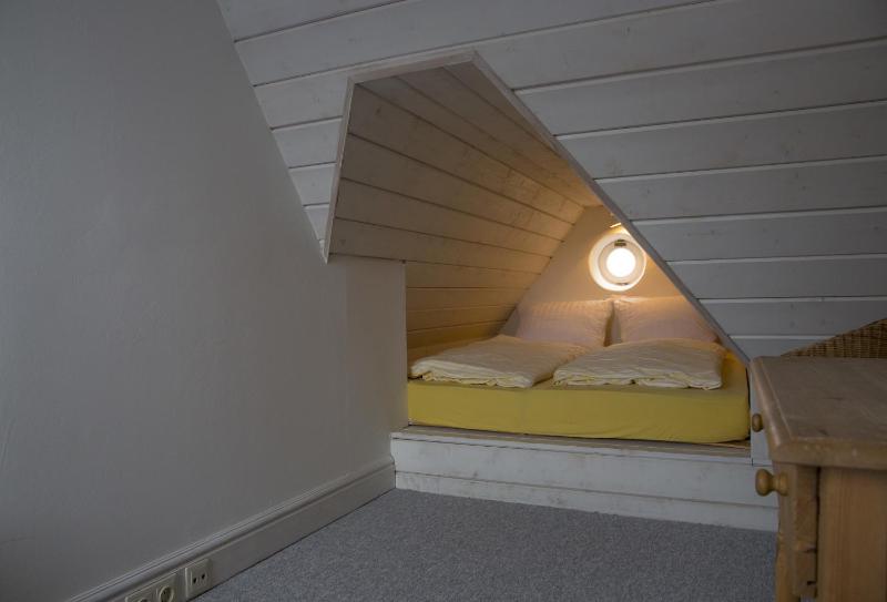 One-Bedroom Apartment image 4