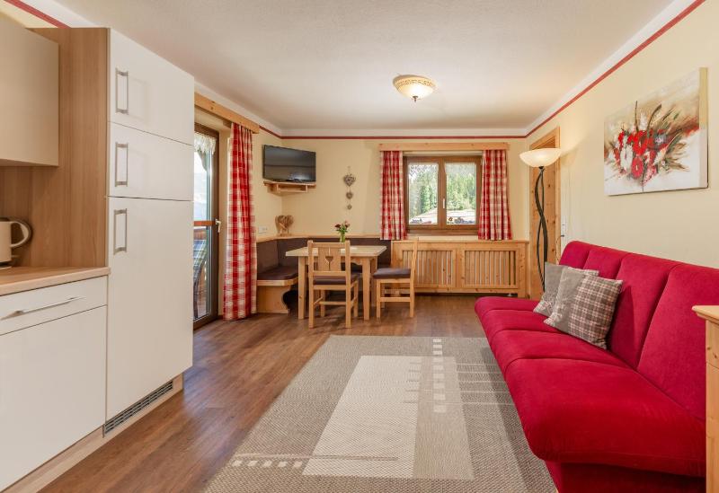 One-Bedroom Apartment image 4