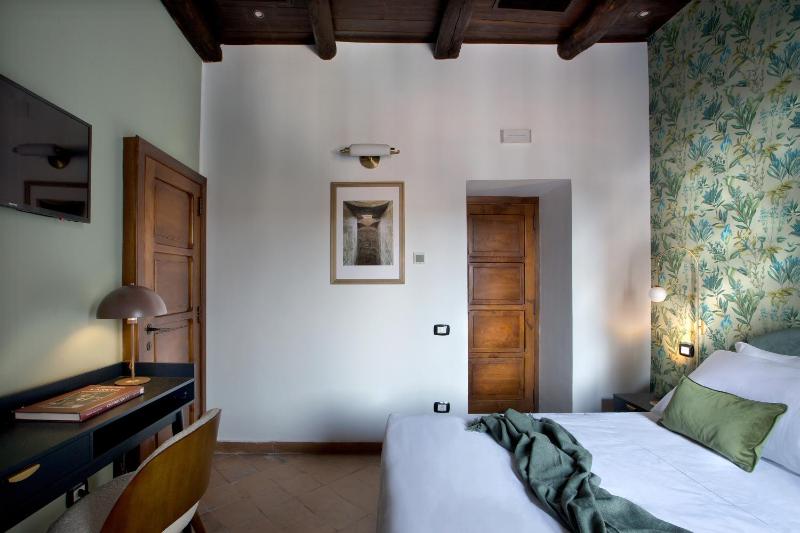 La Nova Bed and Museum - image 11