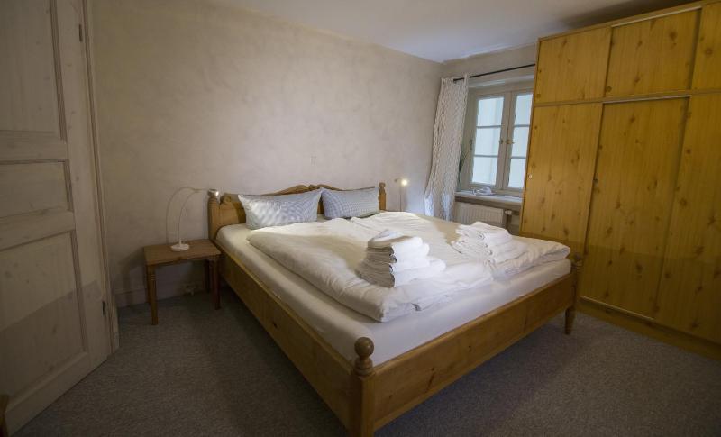 Three-Bedroom Apartment with Terrace image 3