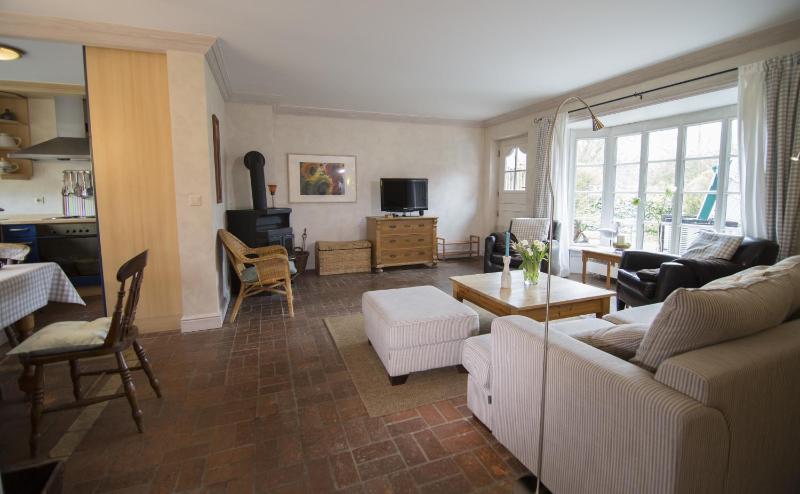 Three-Bedroom Apartment with Terrace image 2