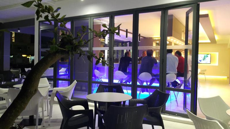 Cosmopolitan Hotel - image 22