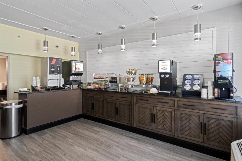 SureStay Hotel by Best Western Virginia Beach Royal Clipper - image 18