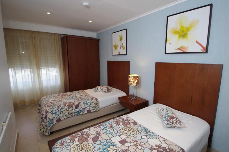 One-Bedroom Apartment image 1