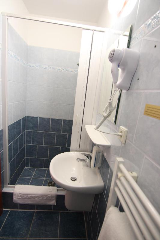 Single Room with Private Bathroom image 2