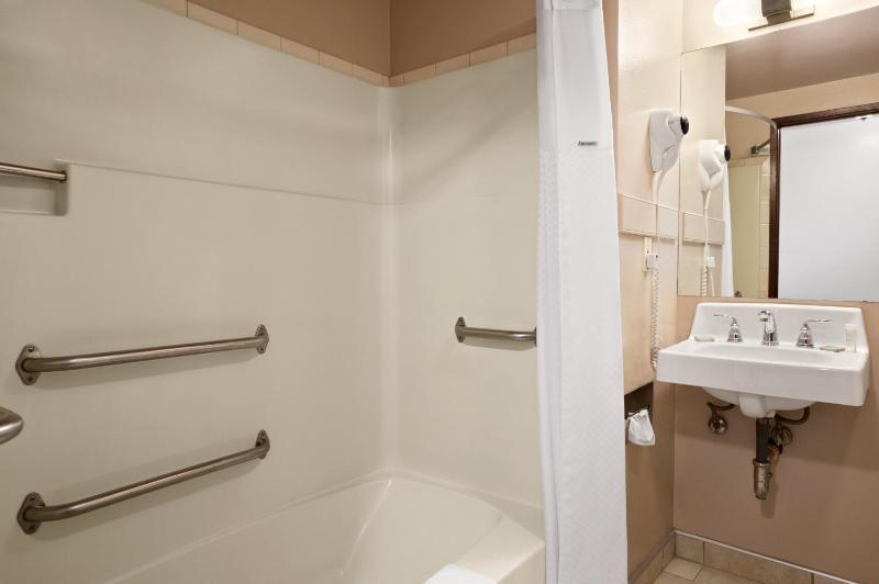 King Room - Mobility Access/Non-Smoking image 4