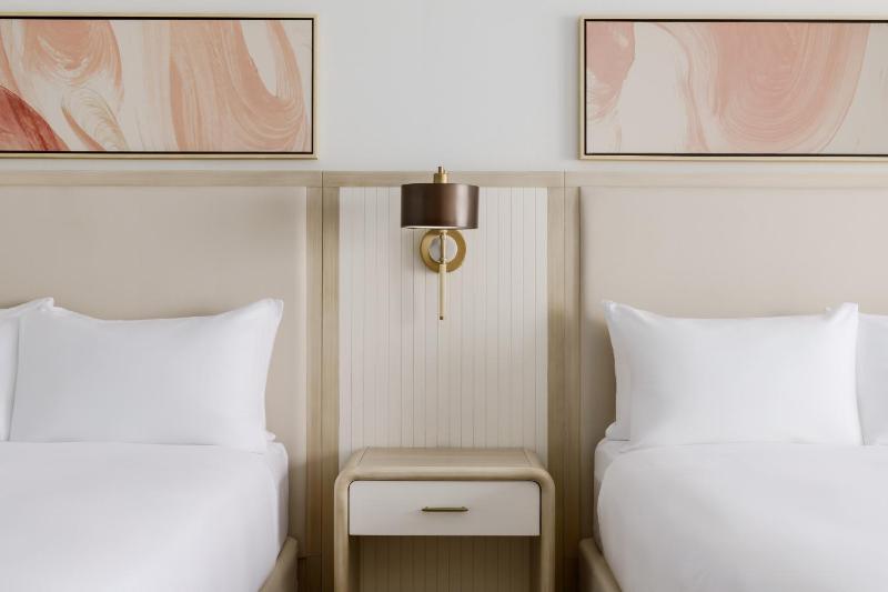 Queen Room with Two Queen Beds image 3