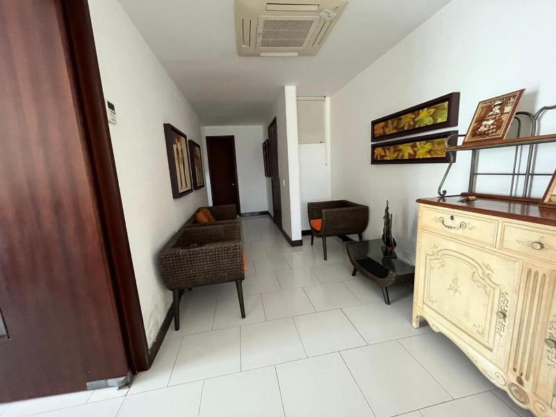 Vista directa al mar con amplia terraza y 3 habitaciones - image 16