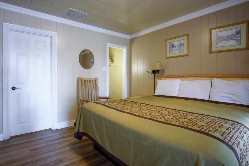 King Room image 2
