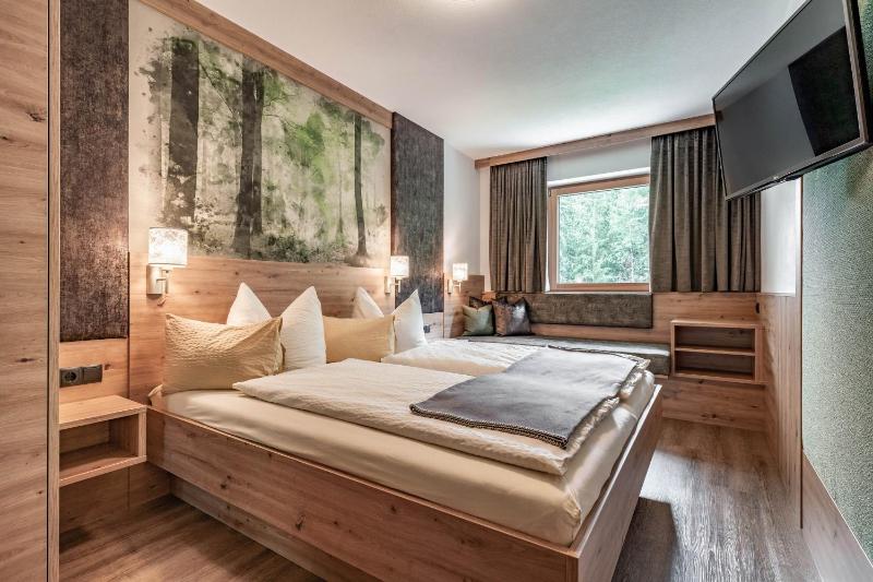 One-Bedroom Apartment with Balcony image 2