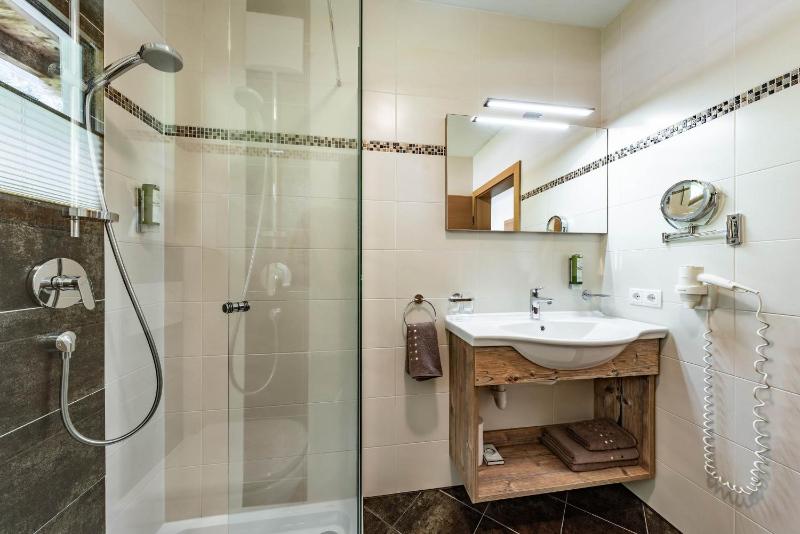 One-Bedroom Apartment with Balcony image 1