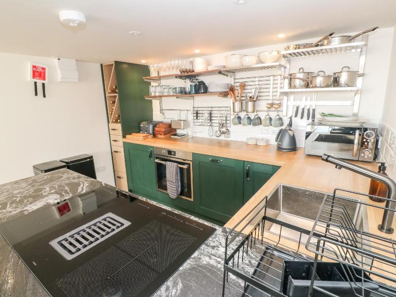 16 Arwenack Street - image 12