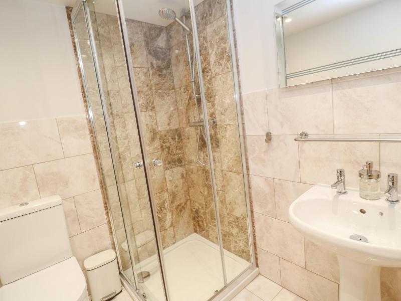 16 Arwenack Street - image 11