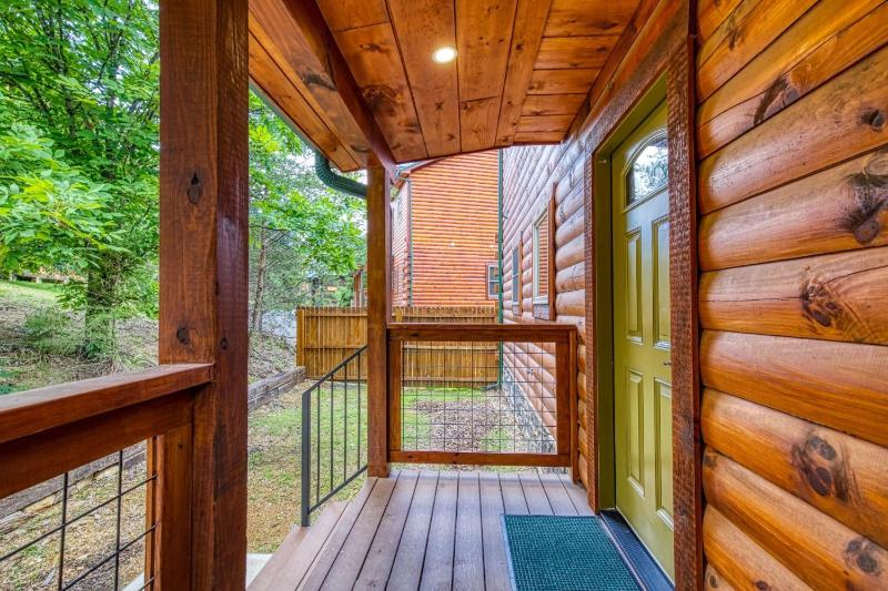 Two-Bedroom House image 2