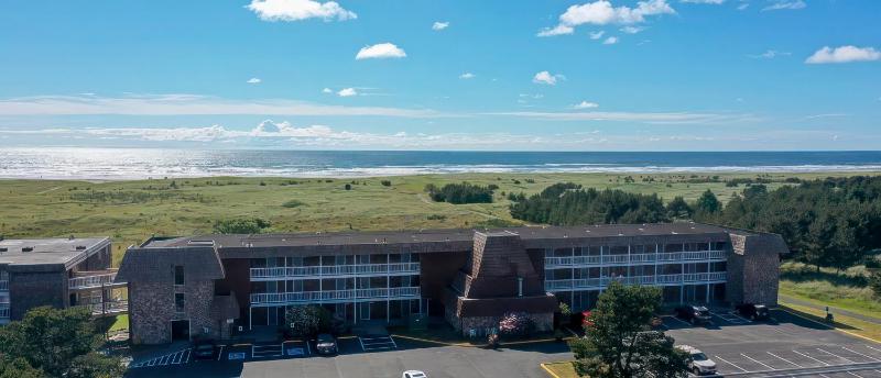 	Hotel Room with Dunes View - King Bed (Non Pet Friendly) image 2