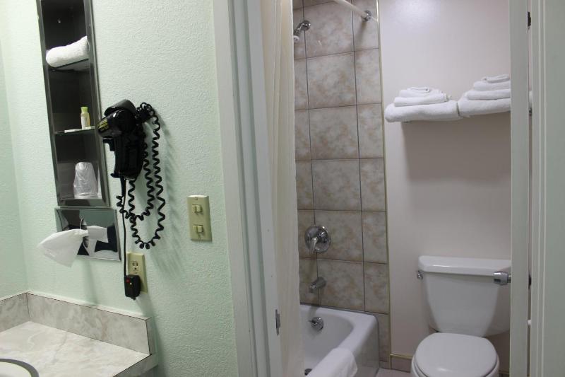 Double Room with Two Double Beds image 2