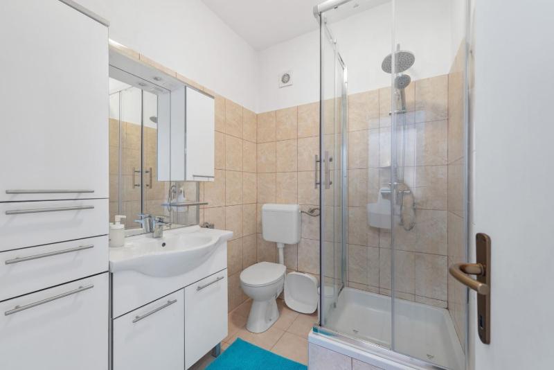 Apartments by the sea Mandre Pag - 6418 - image 7