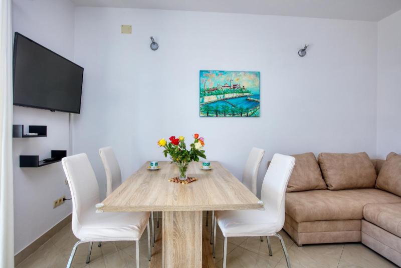 Two-Bedroom Apartment with Terrace image 4