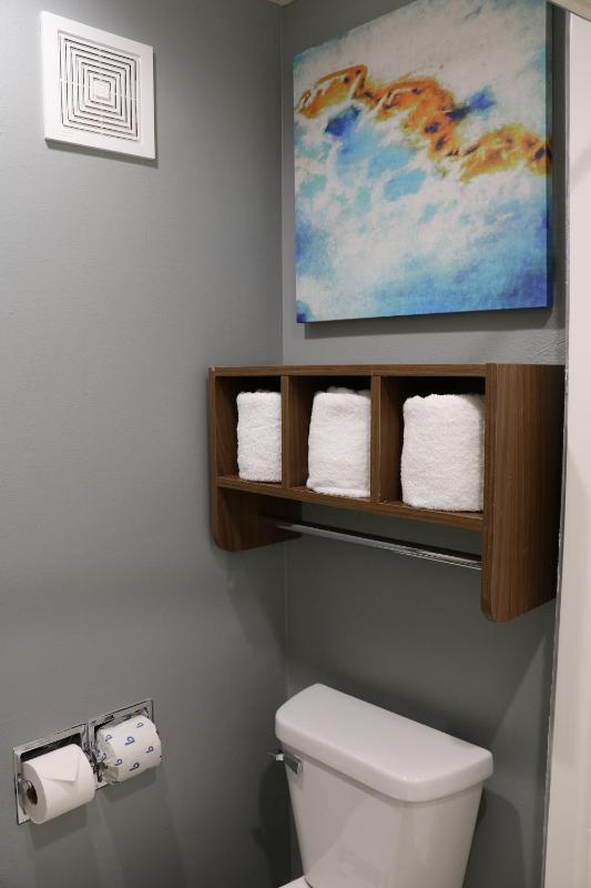 Deluxe Double Room with Two Double Beds - Pet Friendly/Non-Smoking image 2