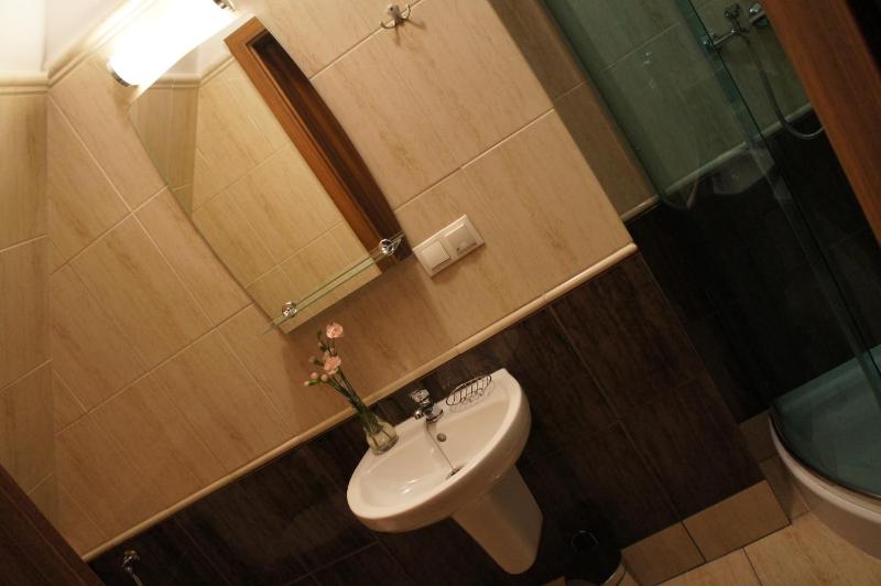 Deluxe Double or Twin Room image 2